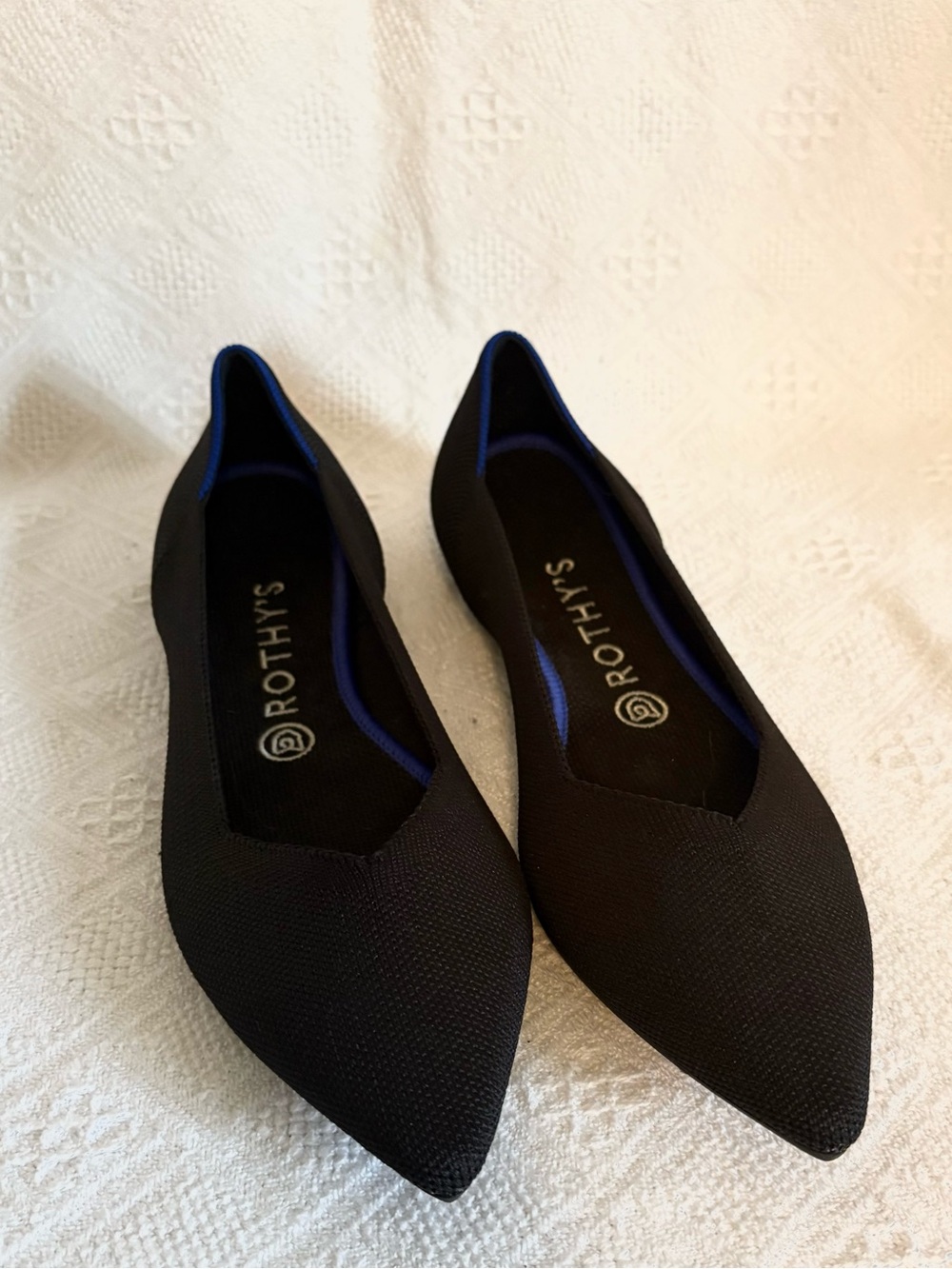 Rothy's Black The Point Knit Flats with Blue Trim sz 10